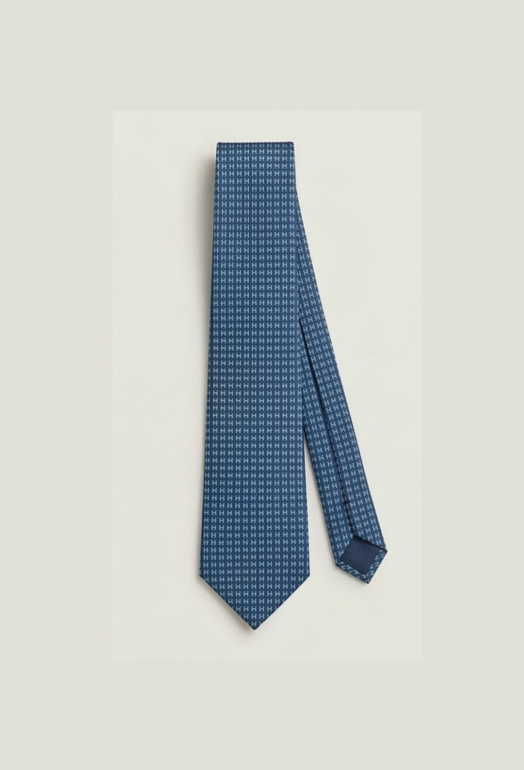 Hermès Paris 100% Silk Tie – Handmade Luxury Edition Hermes premium 1:1 craftmanship super master edition Hermès Paris 100% Silk Tie – Handmade Luxury Edition