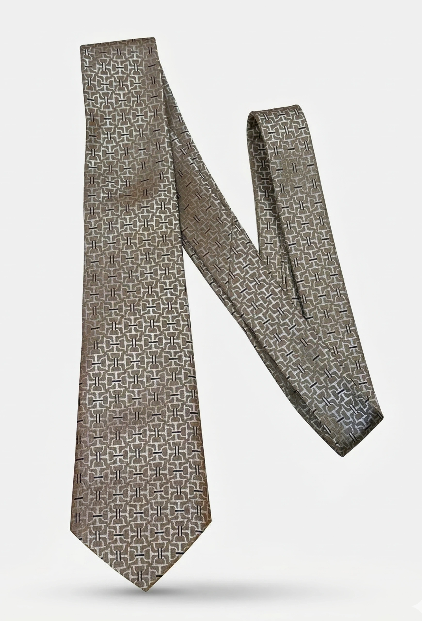 Hermès Paris 100% Silk Tie – Handmade Luxury Edition Hermes premium 1:1 craftmanship super master edition Hermès Paris 100% Silk Tie – Handmade Luxury Edition